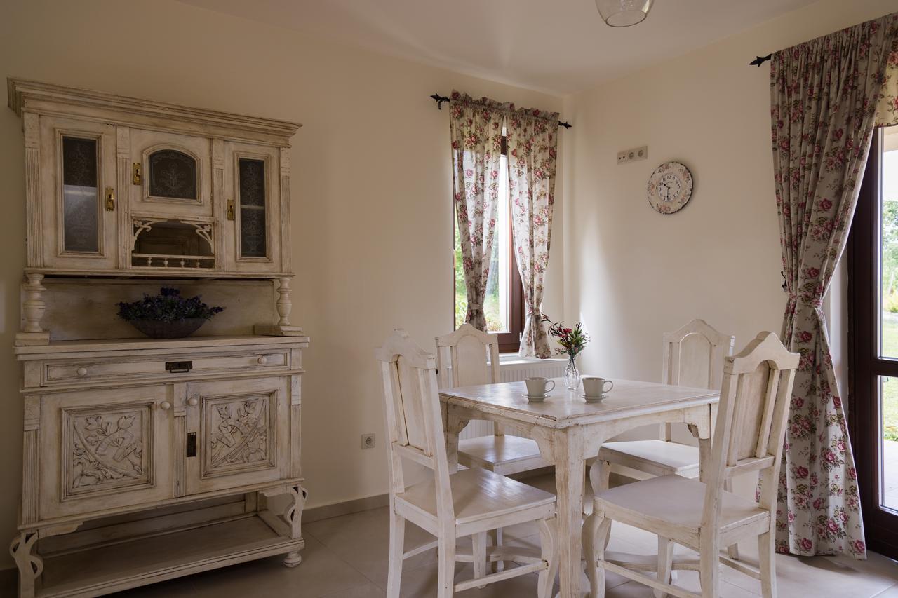 Somogyvámos Radhe Resort Es Syam Meditacios Es Rendezvenykozpont מראה חיצוני תמונה