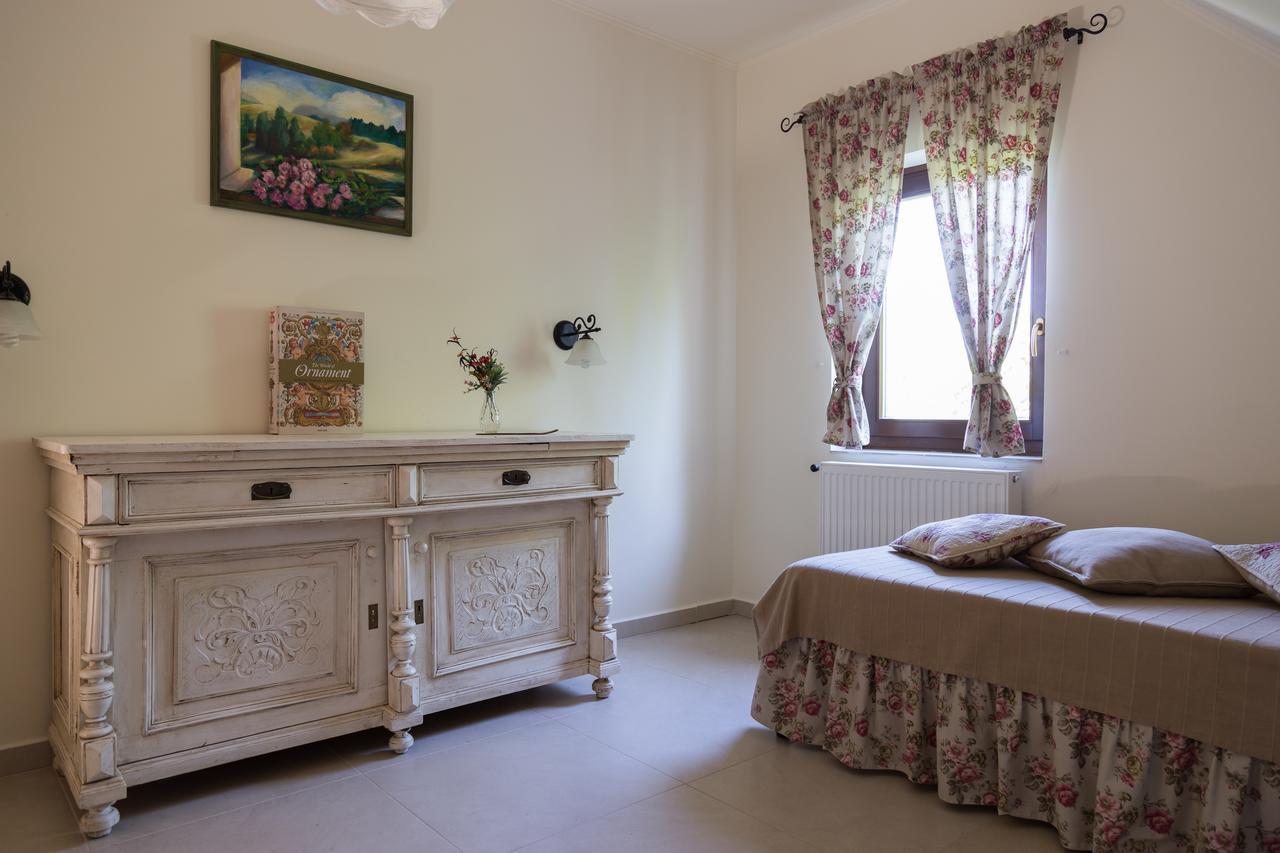 Somogyvámos Radhe Resort Es Syam Meditacios Es Rendezvenykozpont מראה חיצוני תמונה