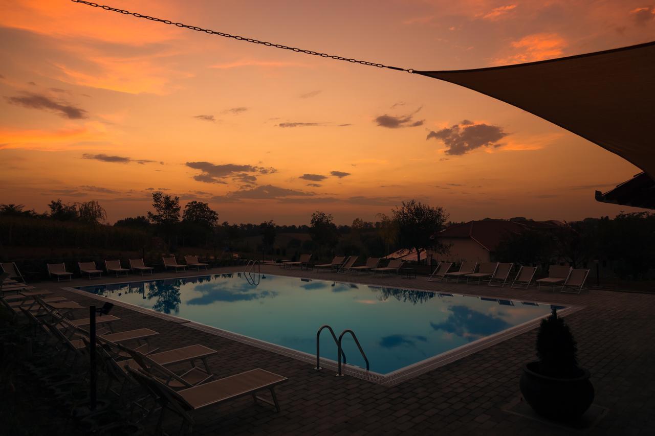 Somogyvámos Radhe Resort Es Syam Meditacios Es Rendezvenykozpont מראה חיצוני תמונה